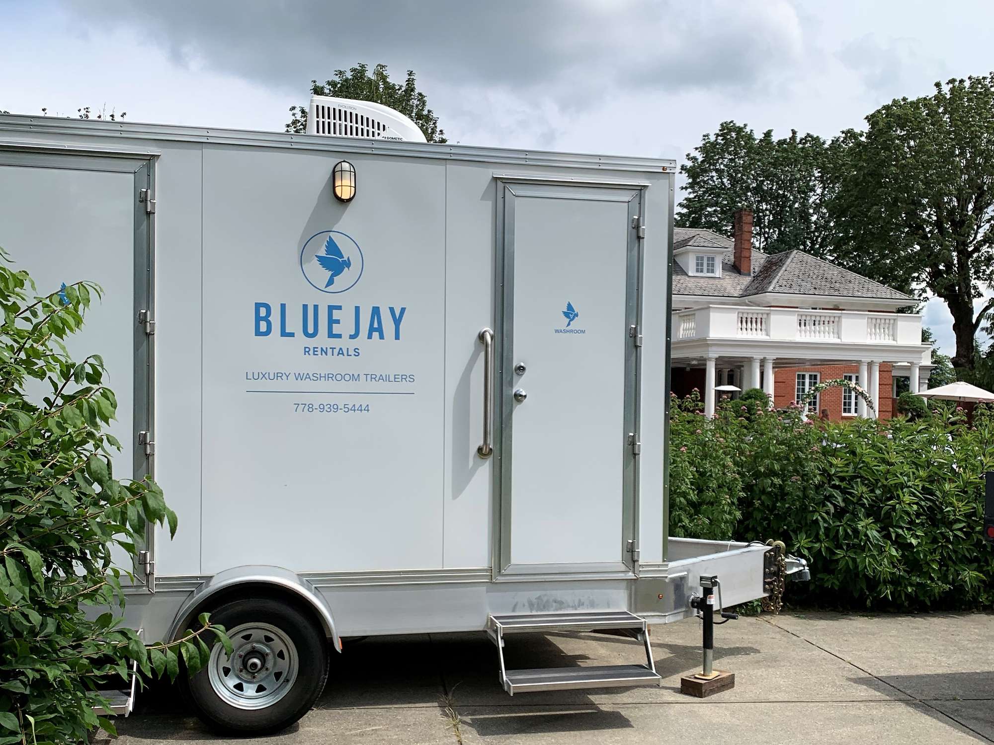 Renting a Portable Washroom Trailer – the quick and (not so) dirty