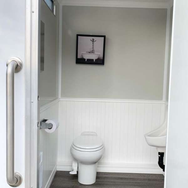 bathroom rental open door