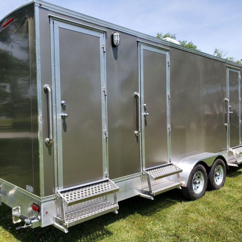 washroom trailer event size