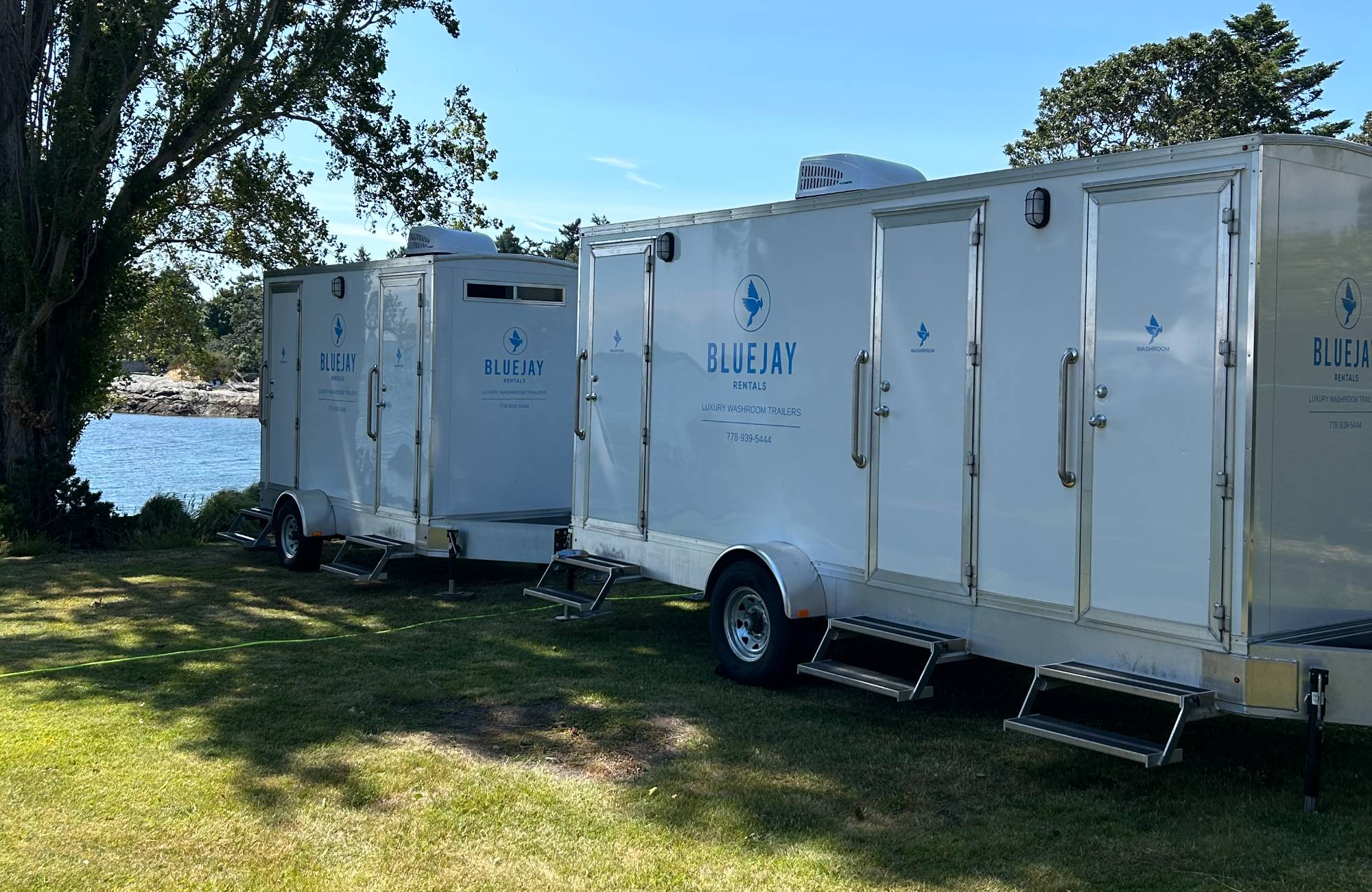 The Benefits of Renting a High-End Washroom Trailer for Outdoor Events