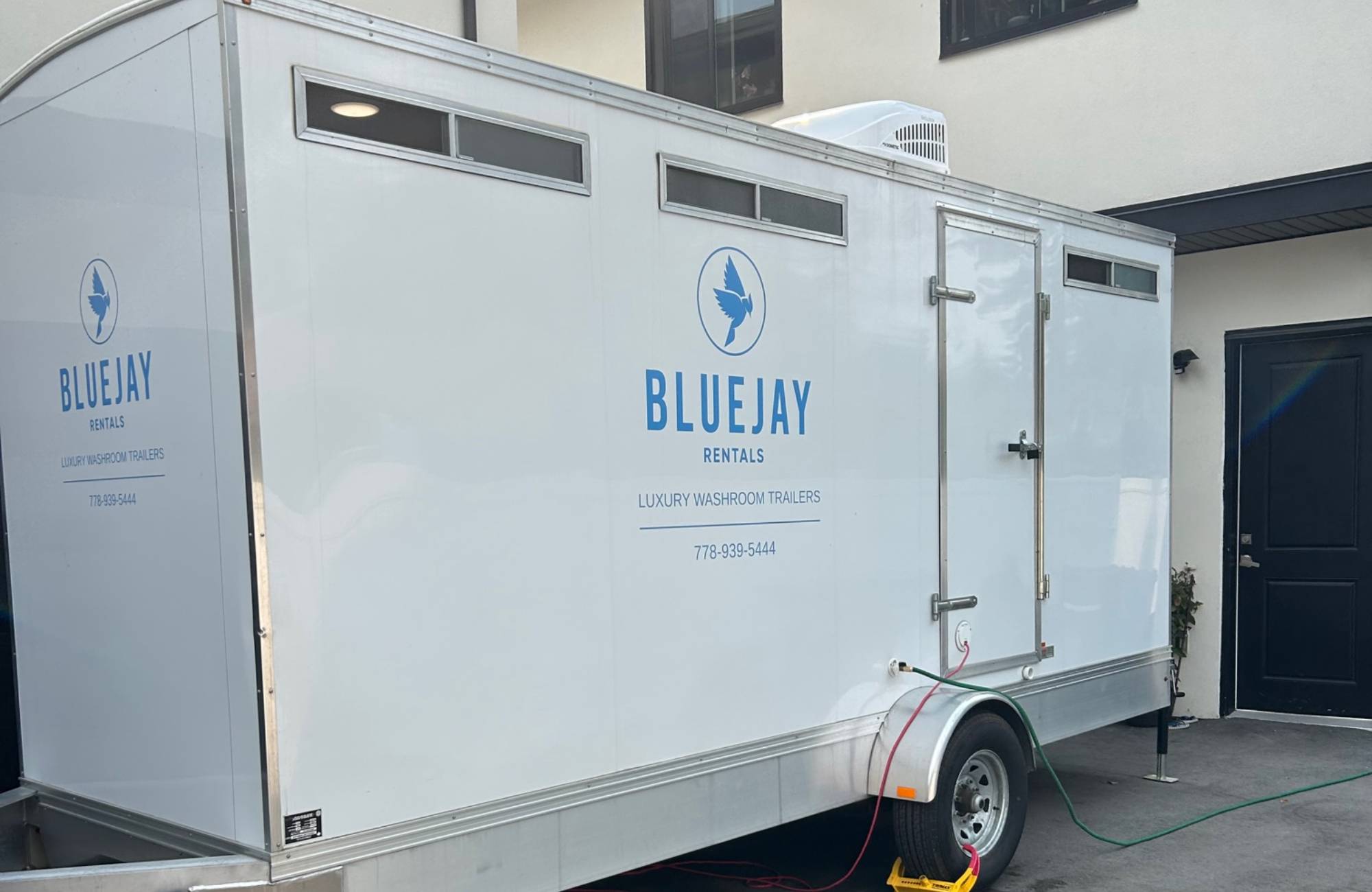 washroom trailer outside construction site