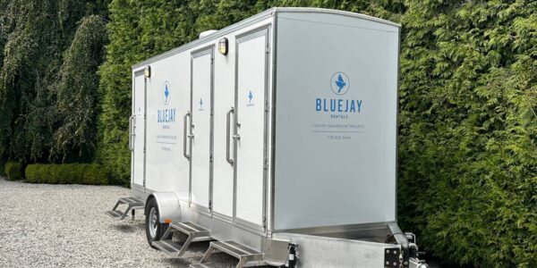 Why a Washroom Trailer is Essential for a Country Wedding