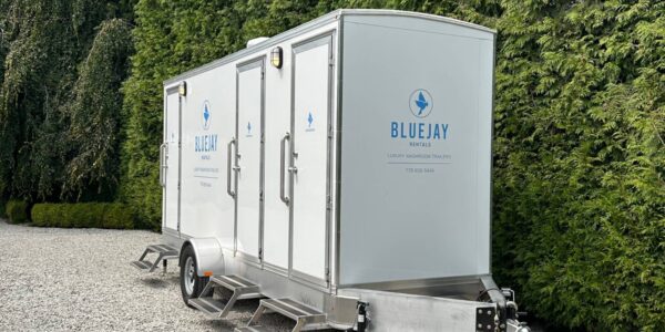 The Role of Washroom Trailers in Making Your Wedding a Success