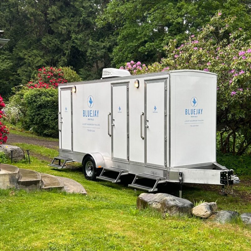 washroom trailer ready for rent