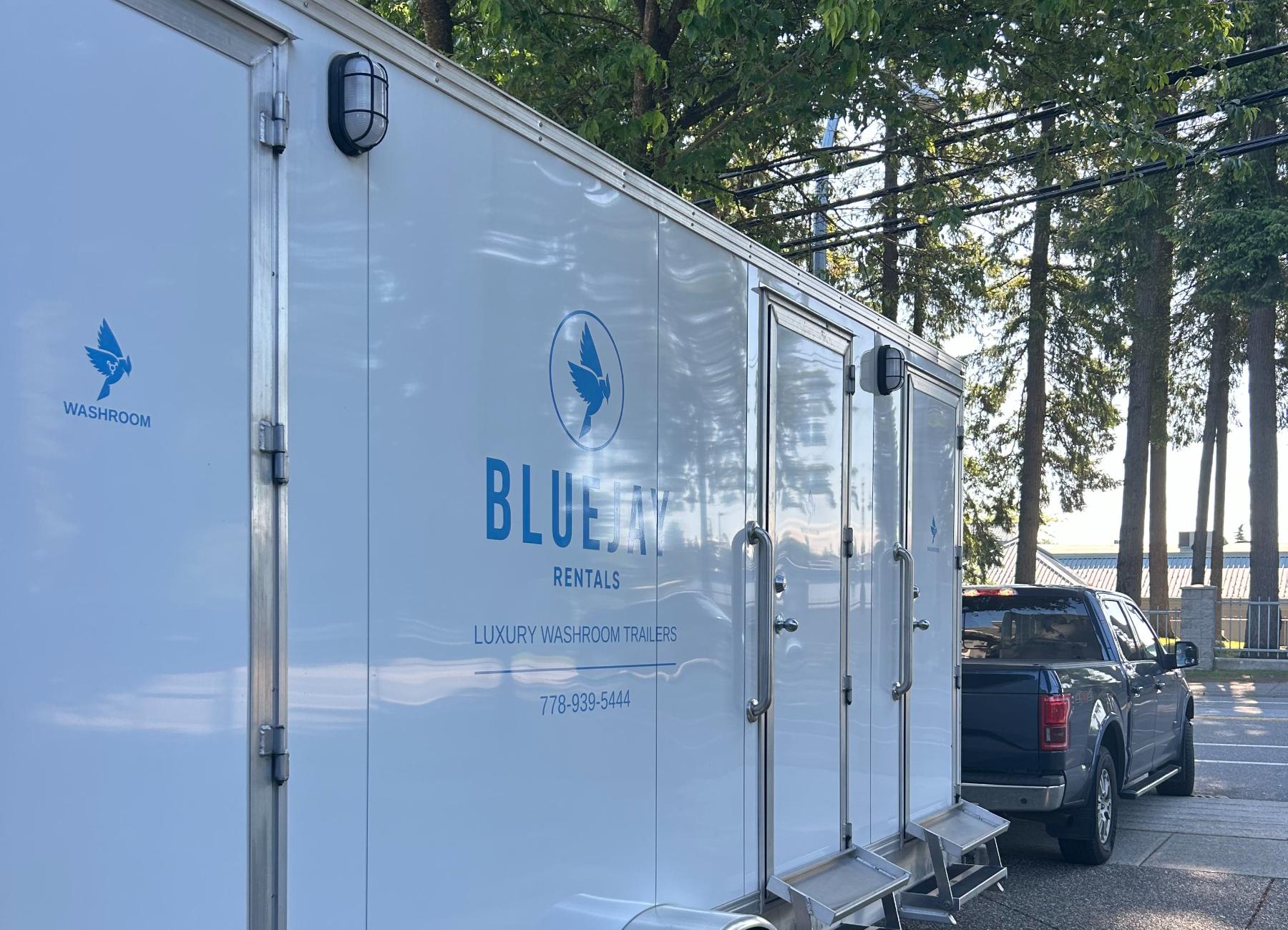 triple trailer washroom for 50 people