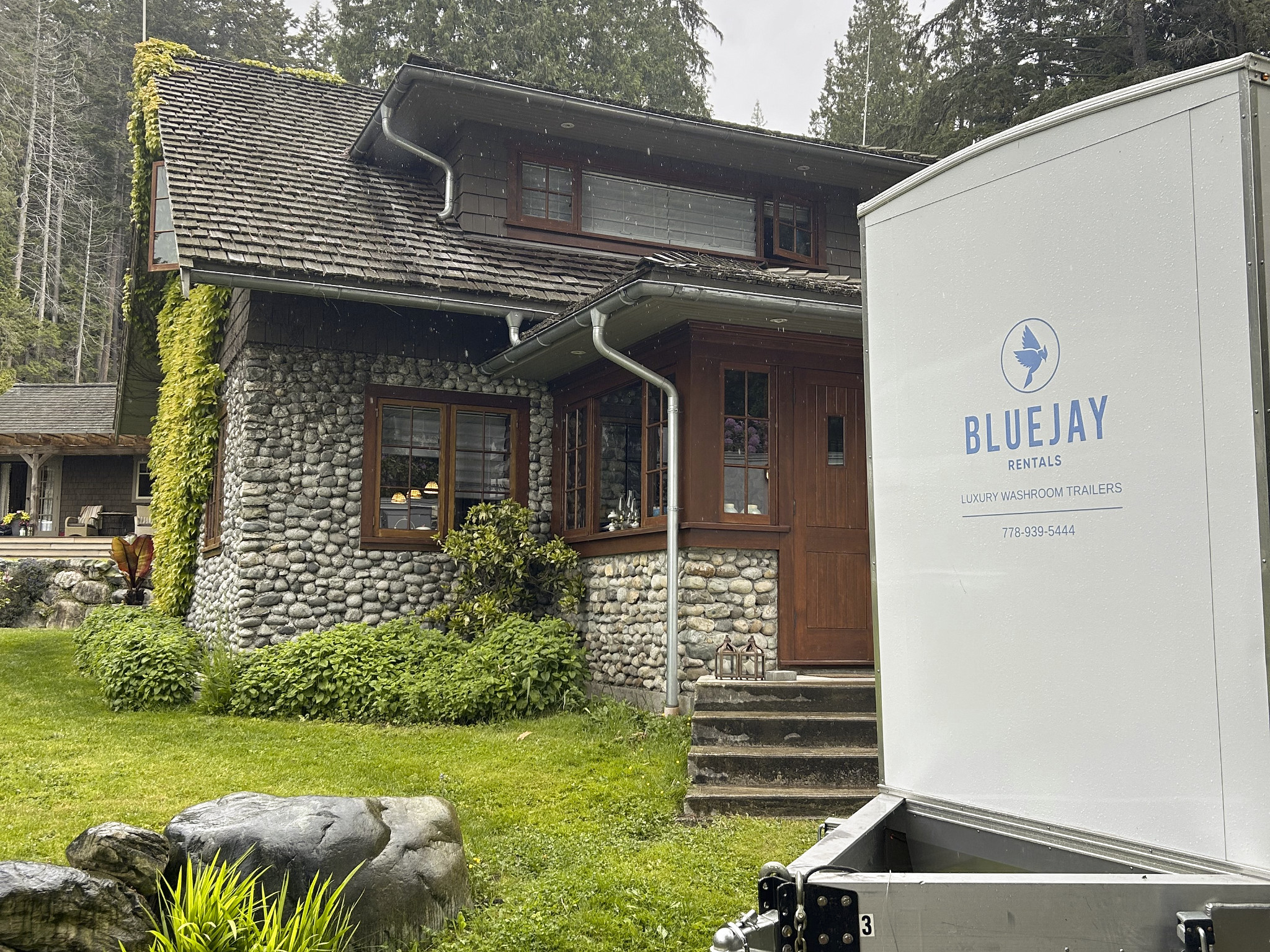 Beyond the Porta-Potty: Top Amenities to Look for in a Luxury Restroom Rental