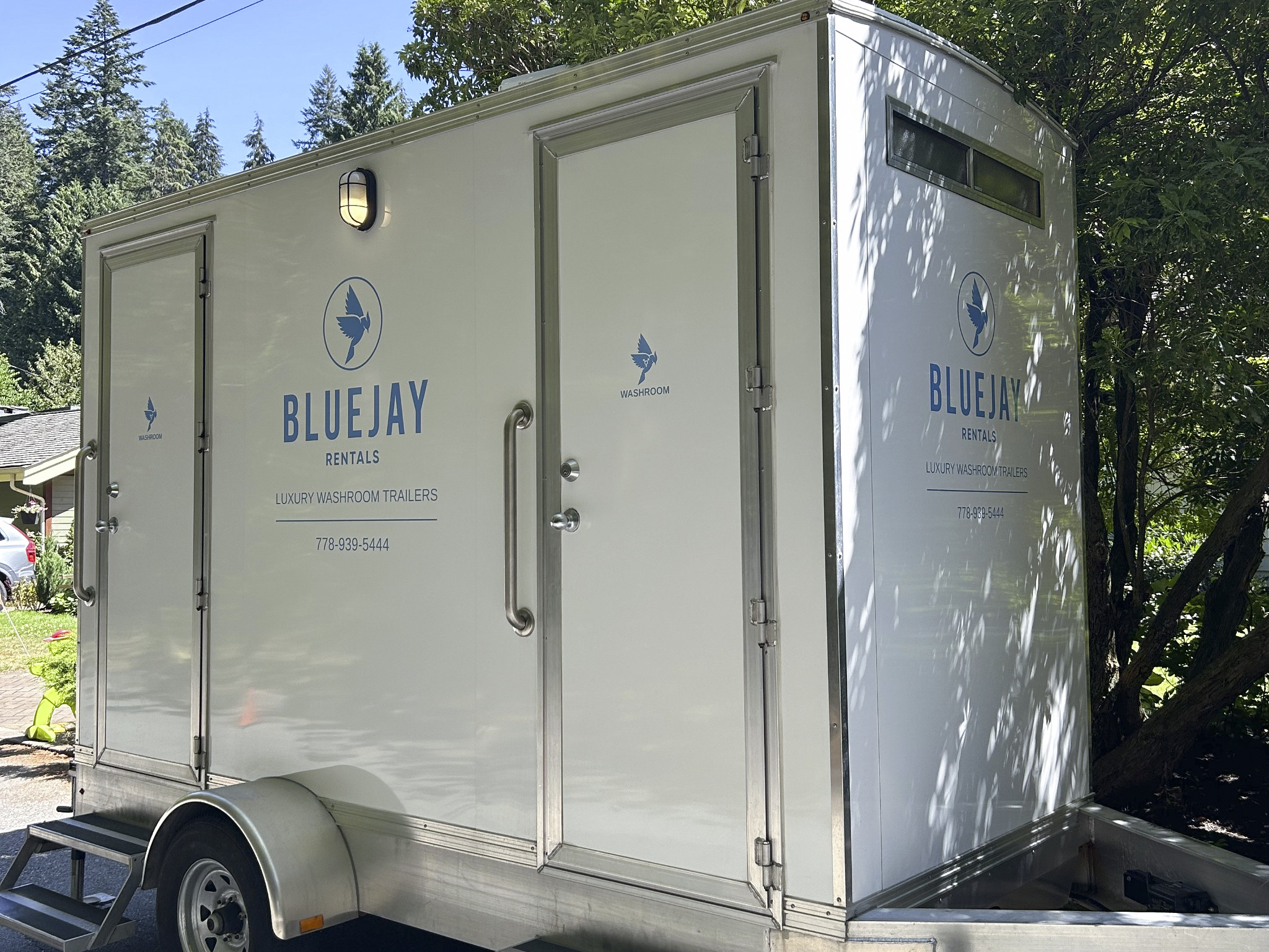 Necessities in Luxury Washroom Trailers for Your Wedding