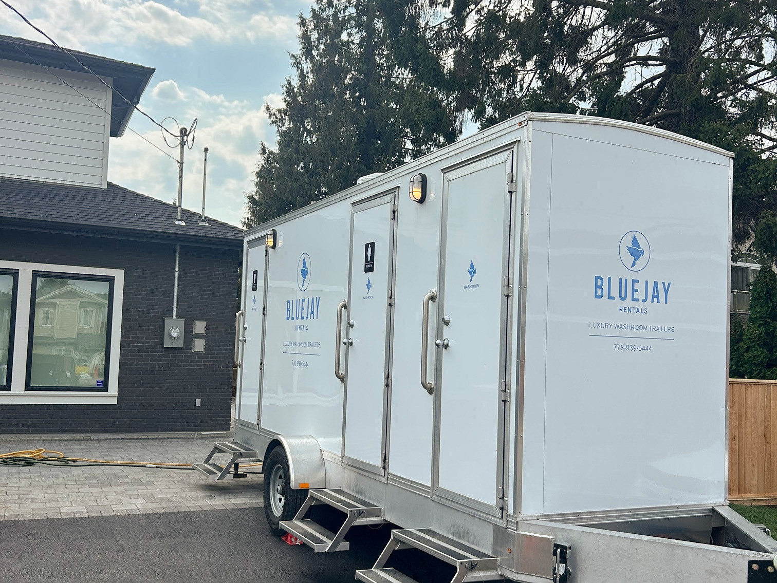 Washroom rental with wedding ammenities