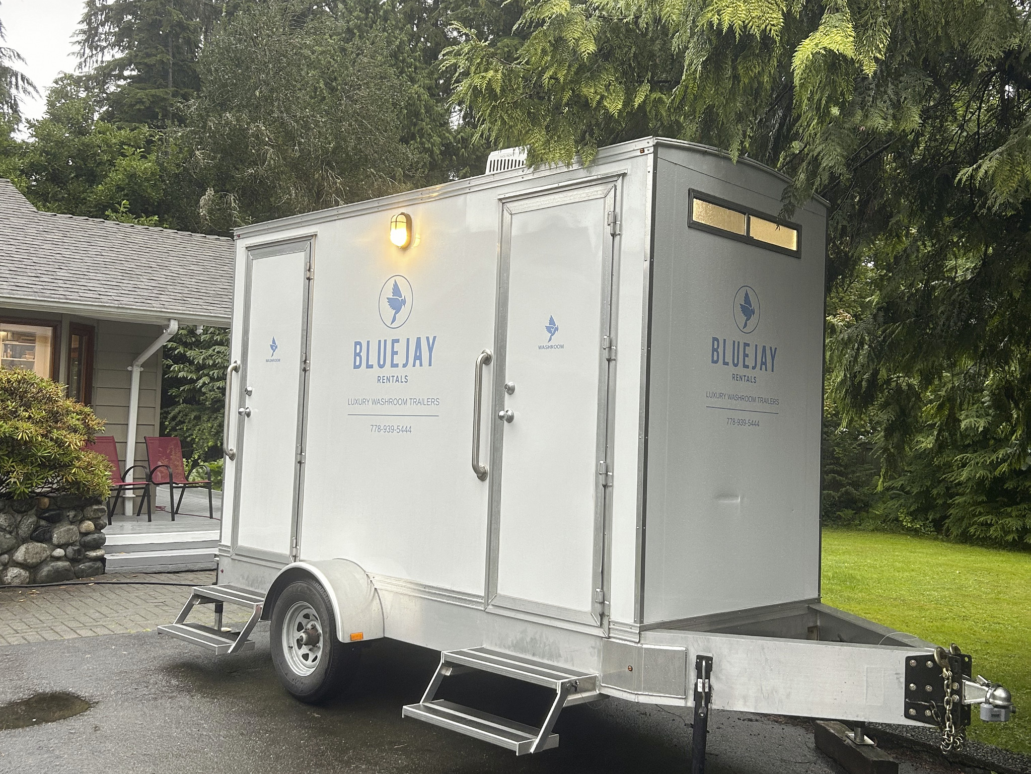 high flush rate trailer for weddings